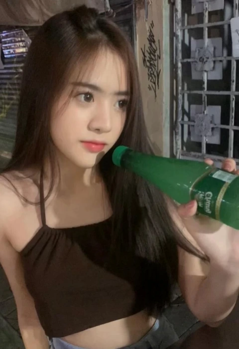 Selly photo 1, asian, athletic, red hair, 168 cm, 50 kg, Small bust, Hong Kong