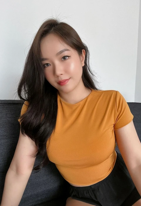 Liyana photo 1, asian, slim, black hair, 164 cm, 54 kg, Small bust, Hong Kong