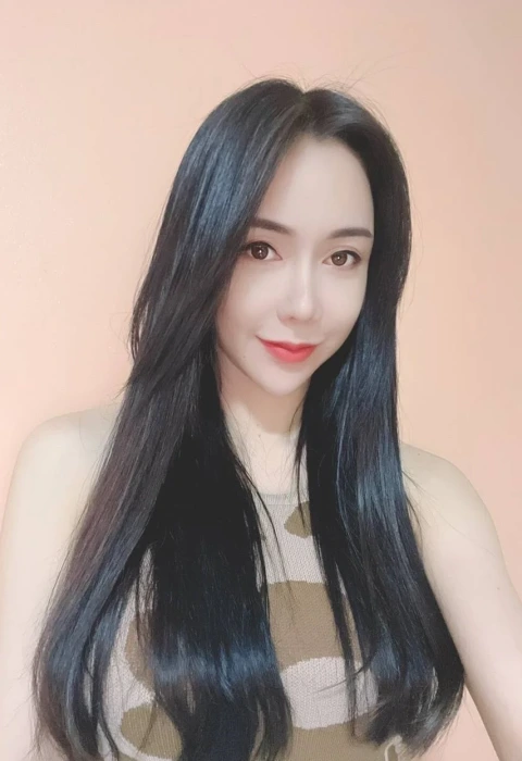 Nina photo 1, asian, petite, black hair, 162 cm, 49 kg, Small bust, Hong Kong