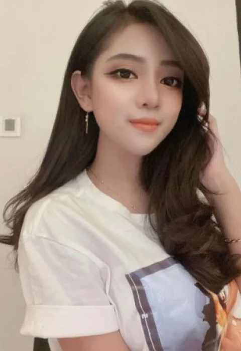 Aysha photo 1, asian, slim, brunette, 175 cm, 50 kg, Small bust, Hong Kong