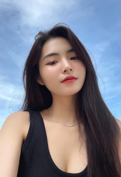 Zhizhi photo 1, asian, busty, black hair, 165 cm, 48 kg, Medium bust, Hong Kong