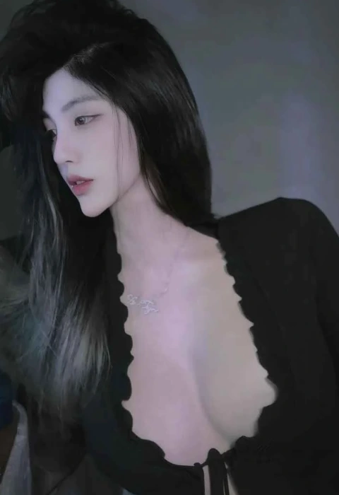 Aanya photo 1, asian, slim, black hair, 165 cm, 49 kg, Small bust, Hong Kong