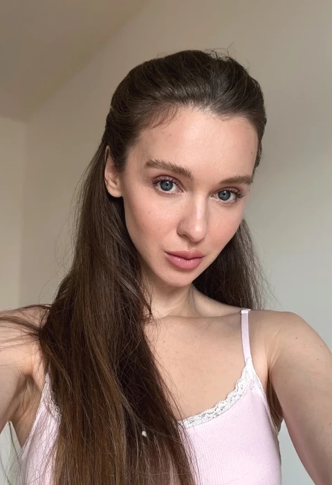 Mitzi photo 1, european, athletic, brunette, 168 cm, 50 kg, Large bust, Hong Kong