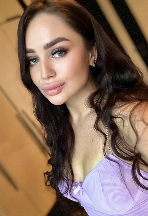 Beroza photo 1, european, athletic, brunette, 168 cm, 50 kg, Large bust, Hong Kong