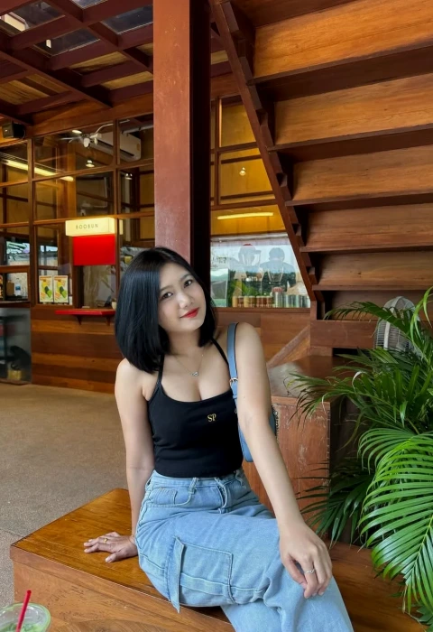 Celinn photo 1, asian, curvy, black hair, 158 cm, 60 kg, Small bust, Hong Kong