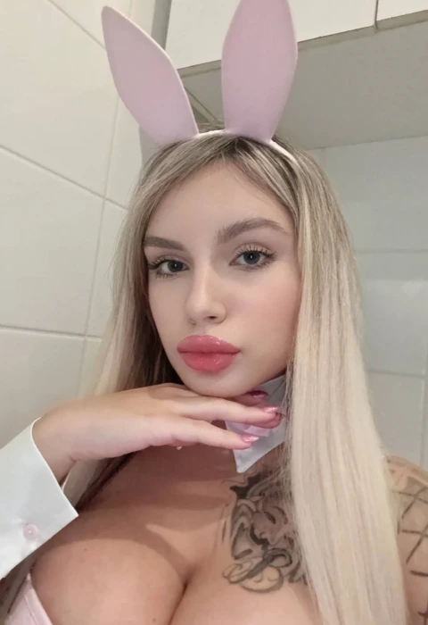 Derby photo 1, european, average, blonde hair, 160 cm, 60 kg, Small bust, Hong Kong