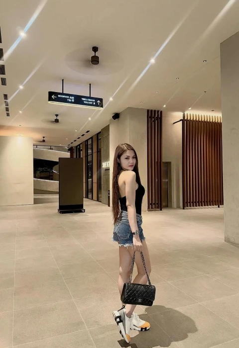 Marsya photo 1, asian, slim, black hair, 169 cm, 50 kg, Medium bust, Hong Kong