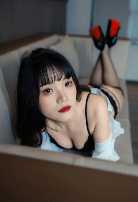 Maria photo 1, asian, average, black hair, 153 cm, 59 kg, Large bust, Hong Kong