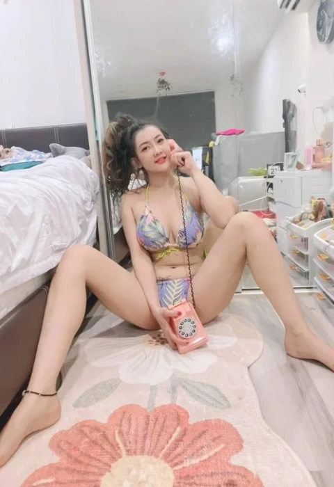 Bee photo 1, asian, athletic, brunette, 160 cm, 45 kg, Small bust, Hong Kong