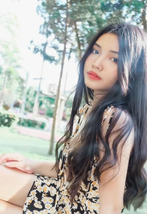 Melon photo 1, asian, busty, black hair, 166 cm, 48 kg, Large bust, Hong Kong
