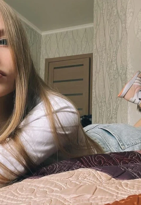 Arina photo 1, european, busty, blonde hair, 170 cm, 50 kg, Small bust, Hong Kong