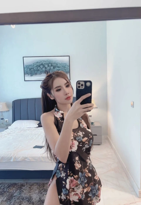 Jennifer photo 1, asian, curvy, brunette, 164 cm, 54 kg, Small bust, Hong Kong