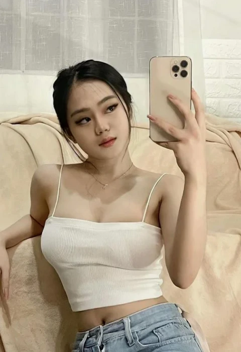 Renn photo 1, asian, petite, brunette, 170 cm, 55 kg, Small bust, Hong Kong