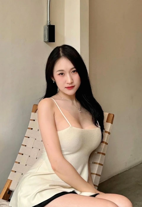 Melly photo 1, asian, busty, black hair, 162 cm, 50 kg, Large bust, Hong Kong