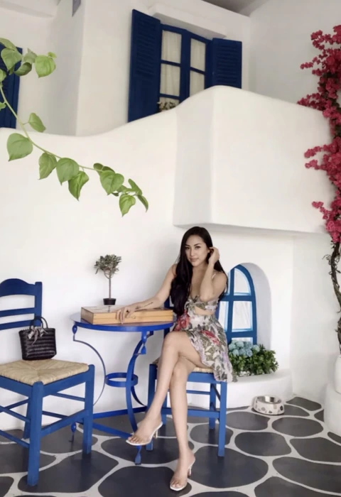Felicia photo 1, asian, athletic, black hair, 165 cm, 48 kg, Large bust, Hong Kong