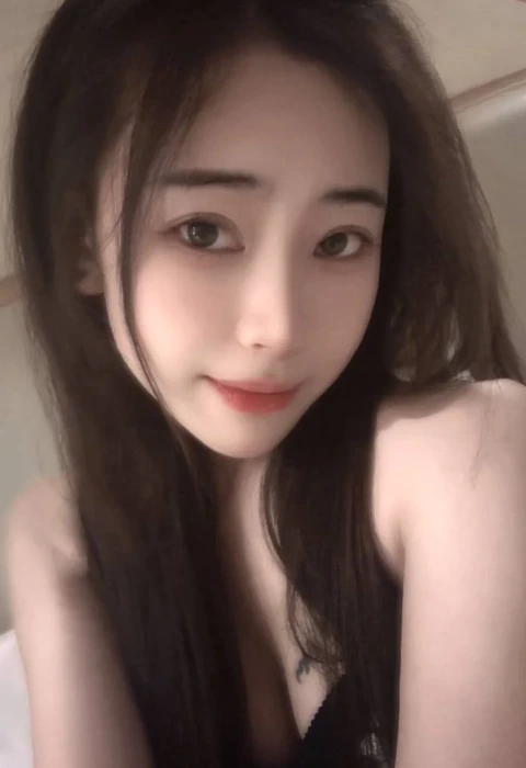 Amy photo 1, asian, slim, black hair, 150 cm, 48 kg, Small bust, Hong Kong