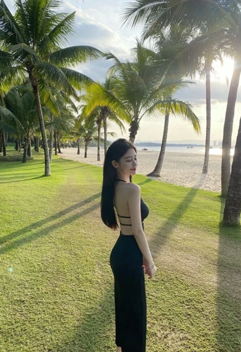 Mery photo 1, asian, busty, black hair, 170 cm, 48 kg, Small bust, Hong Kong