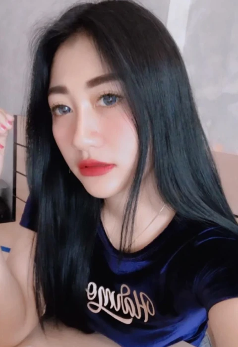 Putri Amelia photo 1, asian, average, black hair, 166 cm, 44 kg, Large bust, Hong Kong