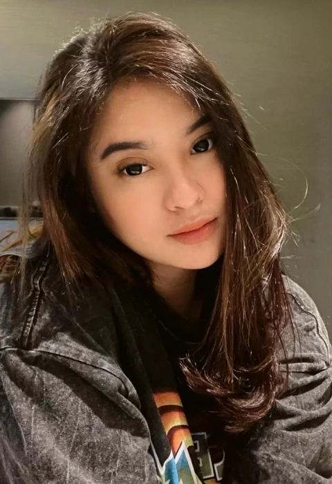 Melenia Valentin photo 1, asian, busty, black hair, 161 cm, 55 kg, Large bust, Hong Kong
