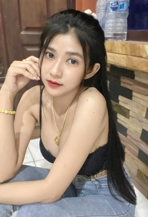 Christy photo 1, asian, petite, black hair, 167 cm, 51 kg, Small bust, Hong Kong